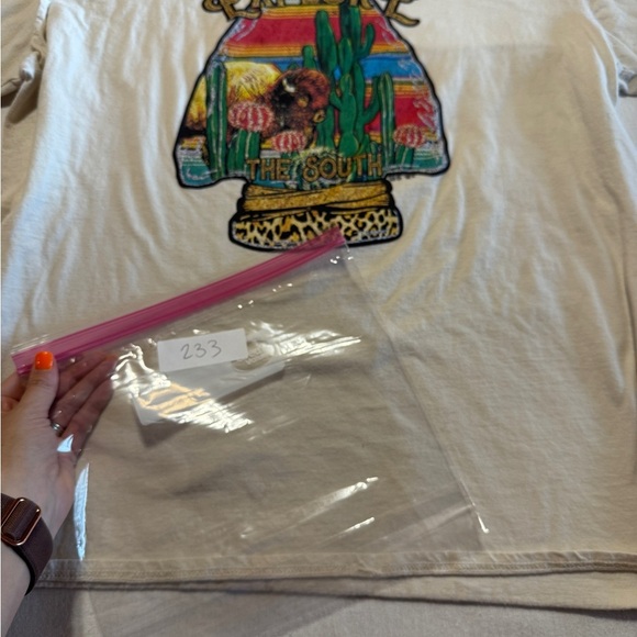 BC Brand Women Size L/XL Stylish Graphic T-Shirt in Cream - Picture 2 of 5